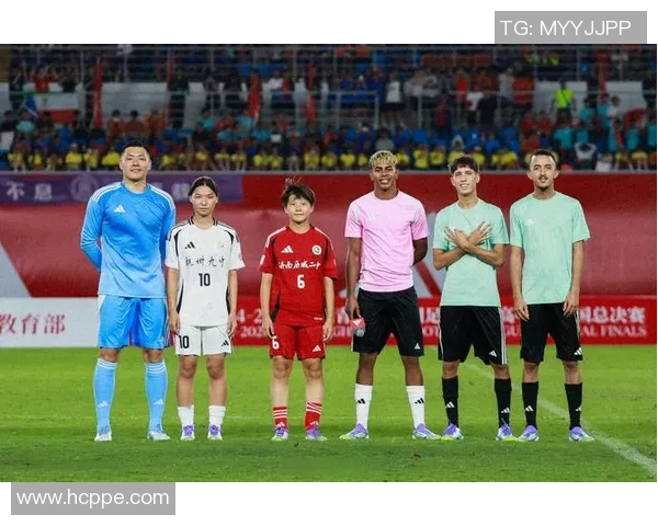 明星球员生活曝光:赛场之外的另一面 明星球员生活曝光:赛场之外的另一面