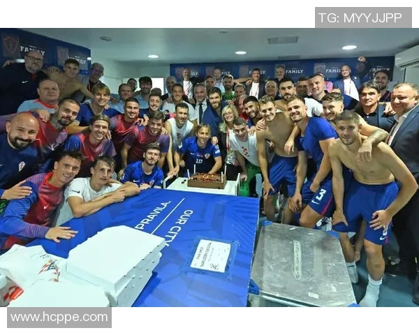 球迷故事感动全网:20年陪伴只为一场胜利 球迷故事感动全网:20年陪伴只为一场胜利