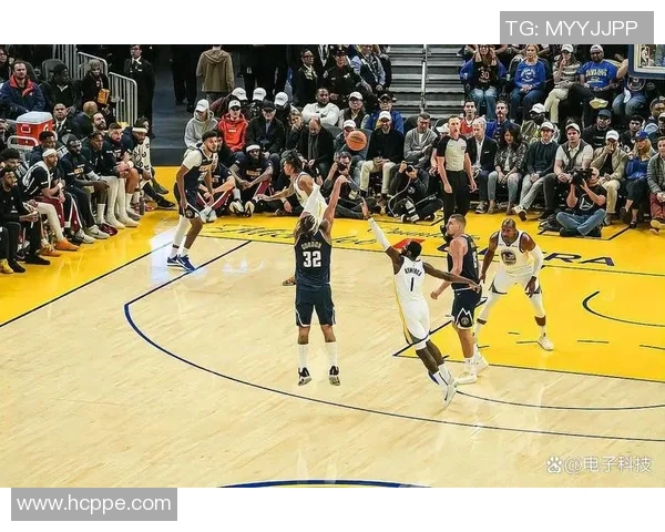 库里全场闪耀表现集锦展现精彩瞬间带队逆转赢得关键比赛